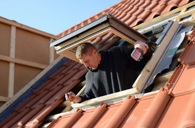 Pose de fenêtres de toit Velux à Puisenval